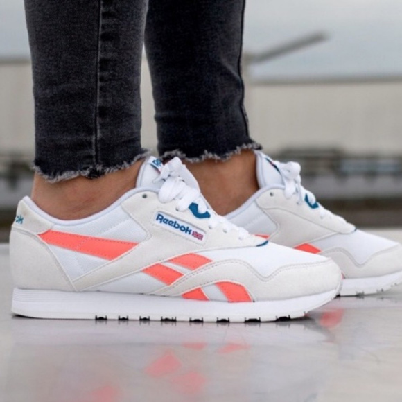 Final Sale ❤️ Reebok Classic Nylon TXT Sneaker - Picture 3 of 8